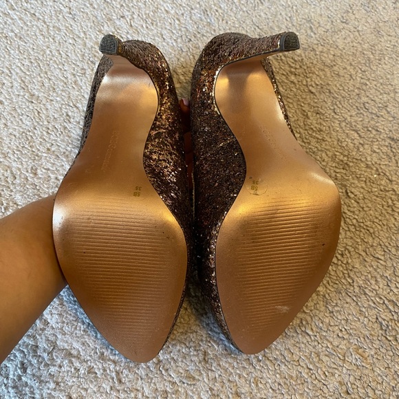 BCBGeneration Parade Bronze Pump - Picture 7 of 12